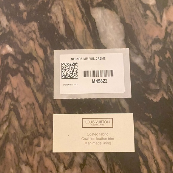 Louis Vuitton NeoNoe Wild at Heart - Picture 8 of 15